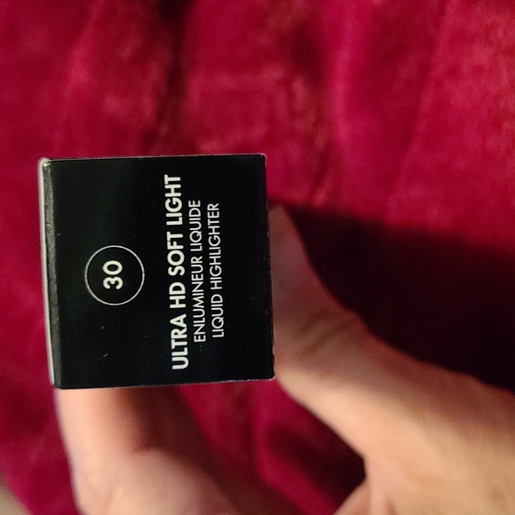 MAKE UP FOREVER ULTRA HD SOFTLIGHT - color 30 golden champagne - Picture 4 of 5